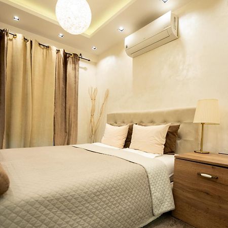 Central Business Apartments Jacuzzi Beograd Bagian luar foto