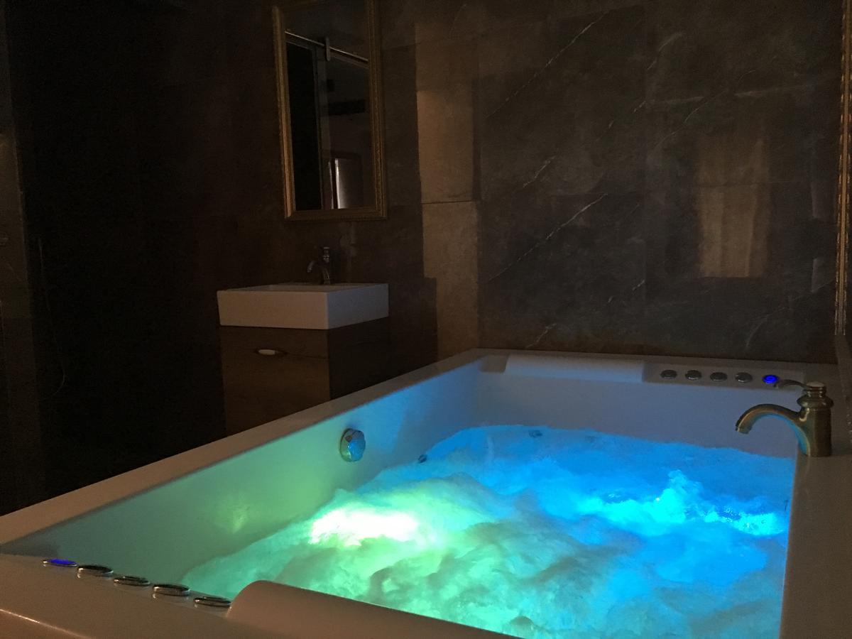 Central Business Apartments Jacuzzi Beograd Bagian luar foto